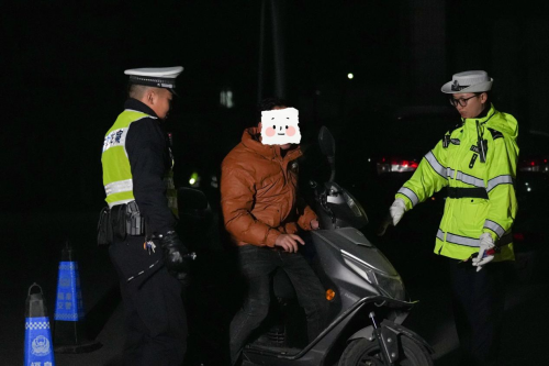 媒体管家2025 ：用DeepSeek来看福泉公安的“元宵”坚守(图10)